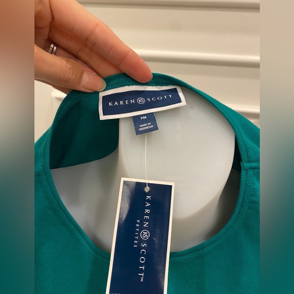 Sweaters - Picture 2 of 5